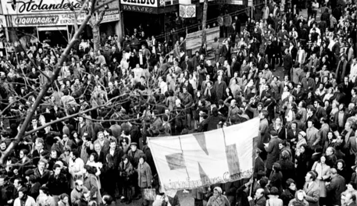 Imagen de publicación titulada Los señoritos invocan la patria y la venden; el pueblo no la nombra siquiera, pero la compra con su sangre y la salva.