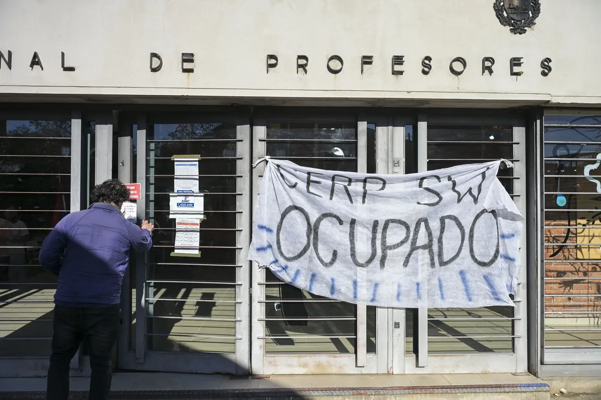 Imagen de publicación titulada Nuestros derechos se defienden luchando