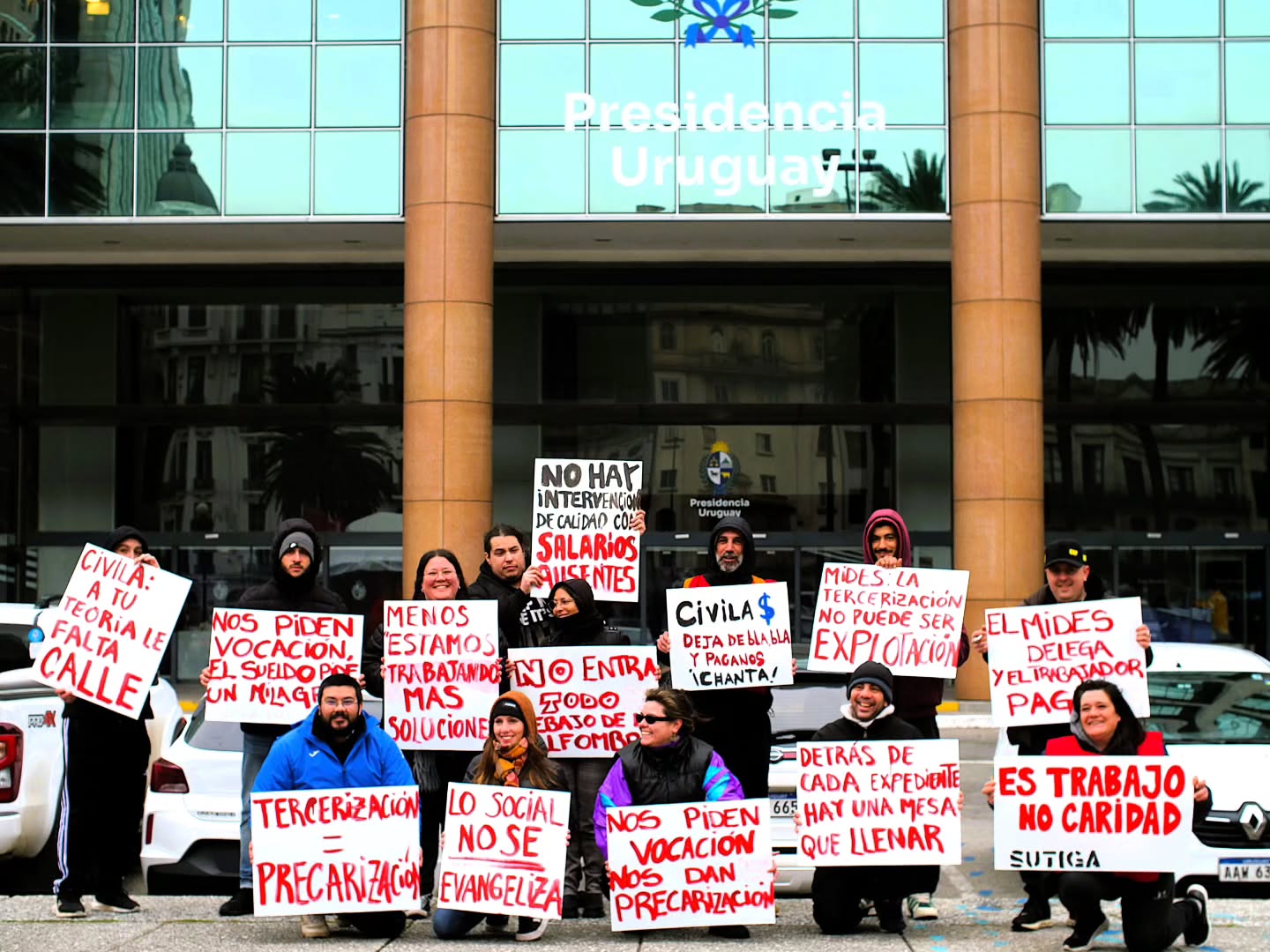 Imagen de publicación titulada Carpa de SUTIGA frente a Presidencia por pagos atrasados, reclaman estabilidad laboral